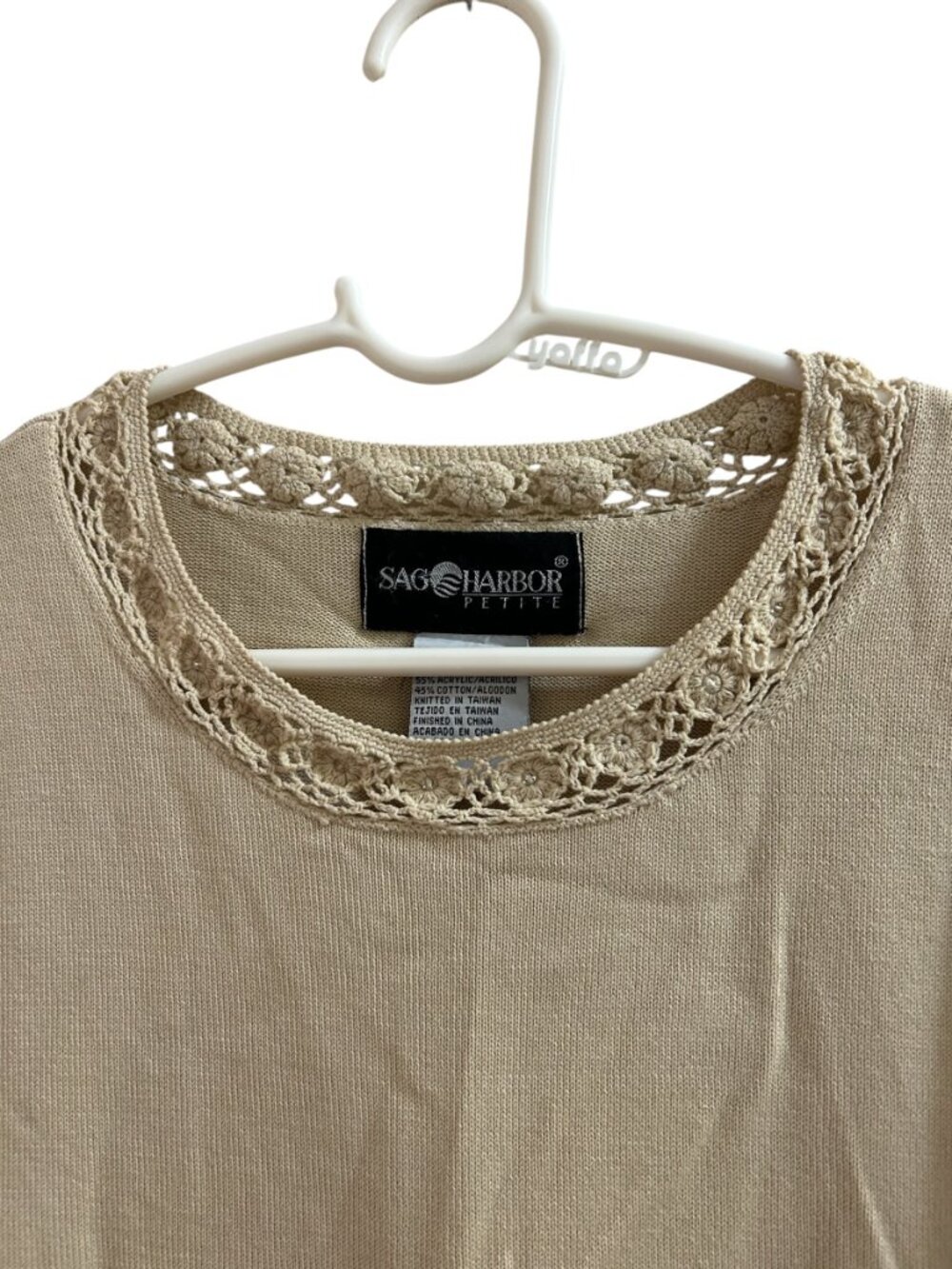 Sag Harbor Petite Medium Beige Short Sleeve Top Lace Neckline - Picture 8 of 9